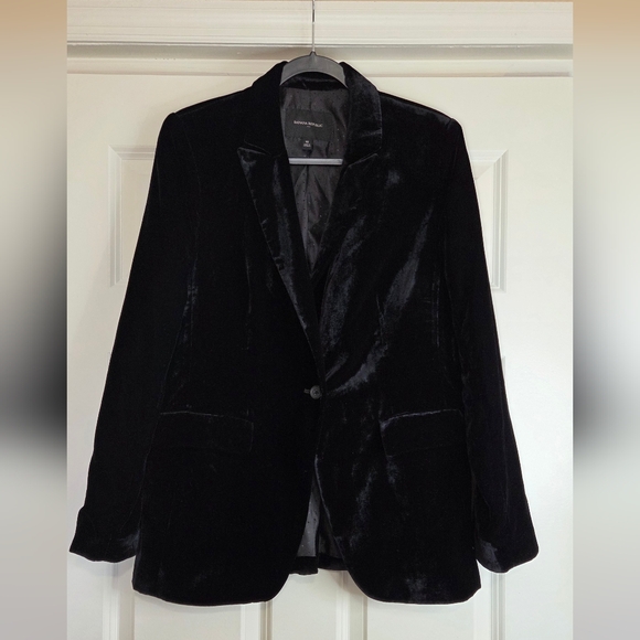 Banana Republic Factory Black Velvet 'Long and Lean' Blazer - Size 10 - Picture 2 of 9